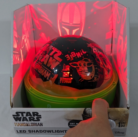 Star Wars The Mandalorian Christmas Holiday LED Projector Shadowlights,NEW - Picture 8 of 10